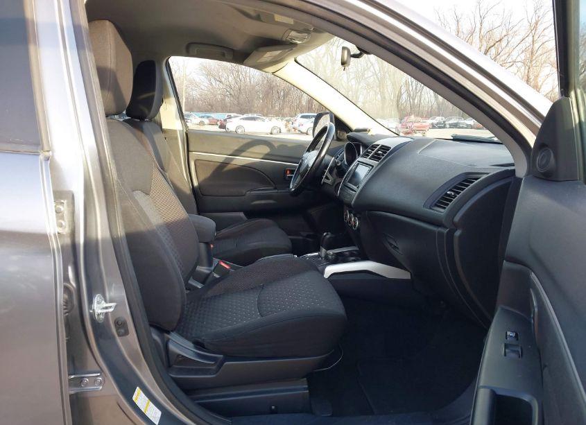 Photo 5 of 2011 Mitsubishi Outlander SPORT SE (VIN JA4AP4AU2BZ002639)