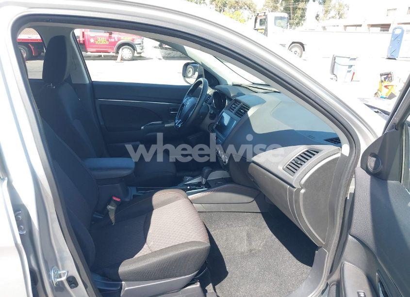 Photo 5 of 2019 Mitsubishi Outlander SPORT 2.0 SE (VIN JA4AP4AU3KU021343)