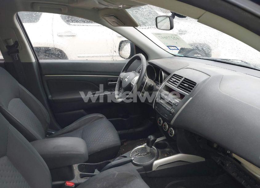 Photo 5 of 2011 Mitsubishi Outlander SPORT SE (VIN JA4AP4AU4BZ013691)