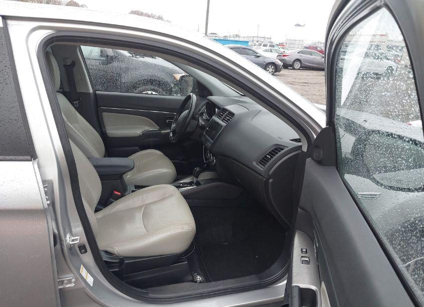 Photo 5 of 2019 Mitsubishi Outlander SPORT 2.0 SE (VIN JA4AP4AU7KU004108)