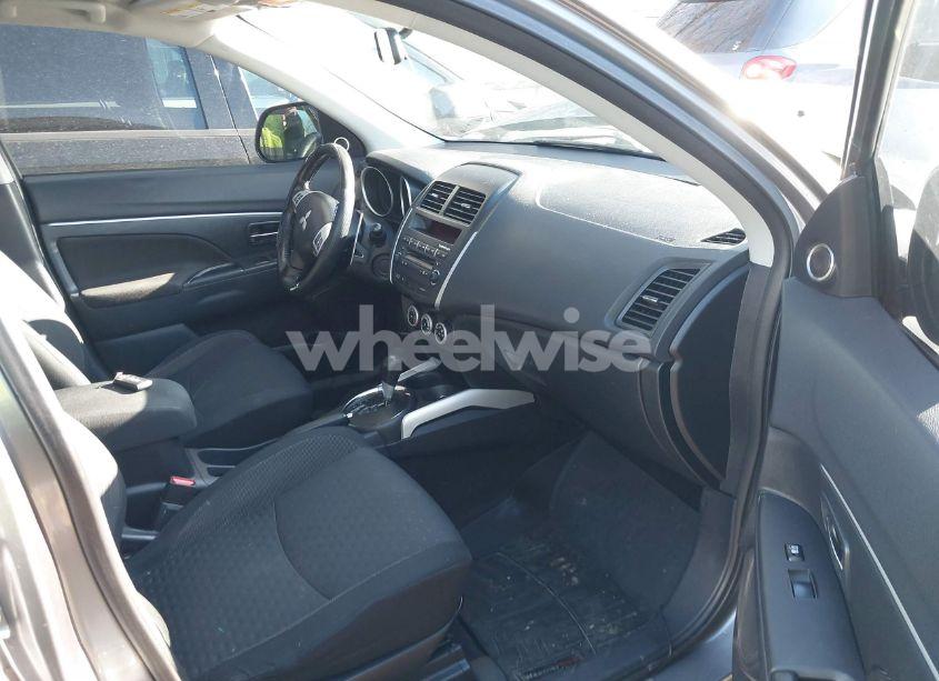 Photo 5 of 2011 Mitsubishi Outlander SPORT SE (VIN JA4AP4AU9BZ019230)