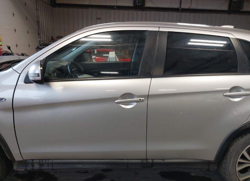 Photo 15 of 2019 Mitsubishi Outlander SPORT 2.0 SE (VIN JA4AP4AUXKU023106)