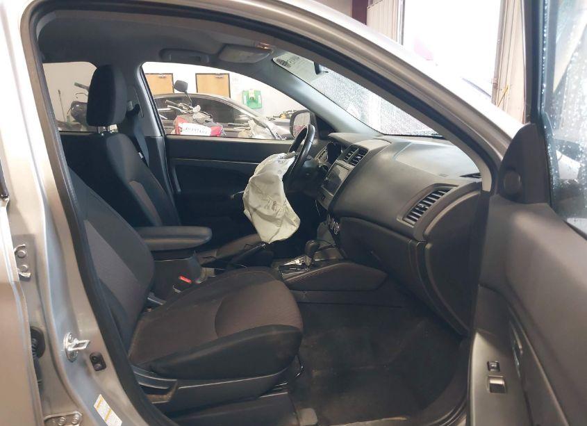 Photo 5 of 2019 Mitsubishi Outlander SPORT 2.0 SE (VIN JA4AP4AUXKU023106)