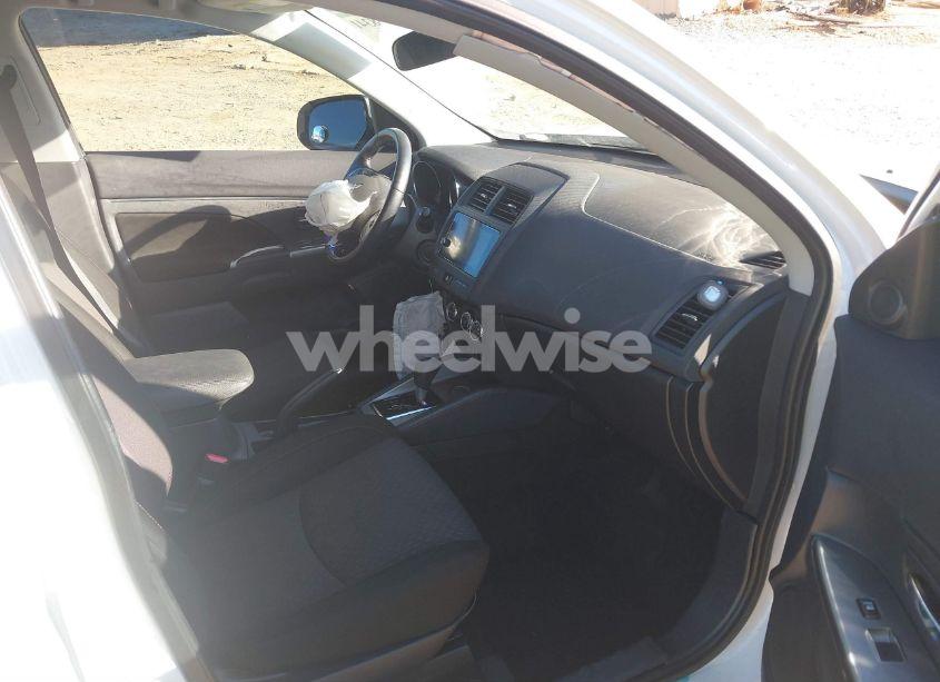 Photo 5 of 2019 Mitsubishi Outlander SPORT 2.0 SE (VIN JA4AP4AUXKU024384)