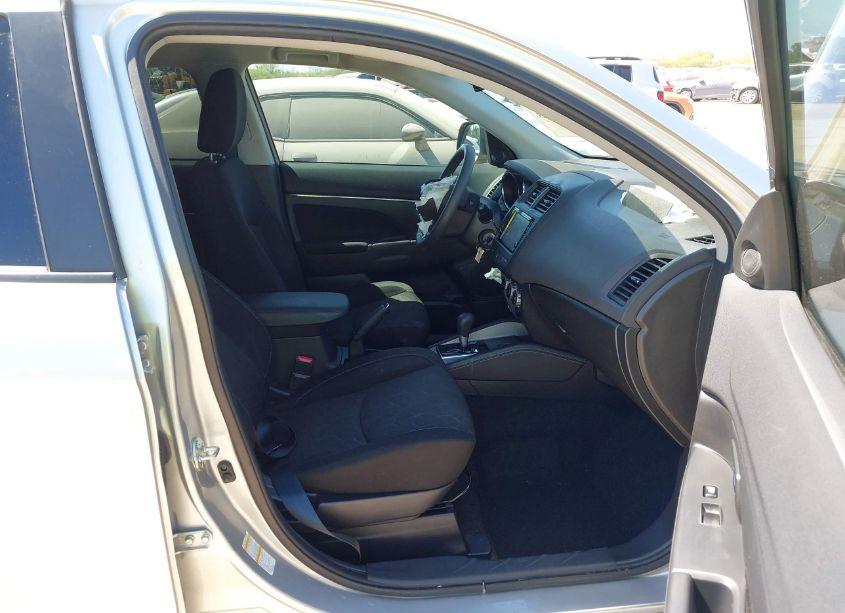 Photo 5 of 2021 Mitsubishi Outlander SPORT 2.0 BE 2WD/2.0 ES 2WD/2.0 LE 2WD/2.0 S 2WD (VIN JA4APUAU2MU028318)