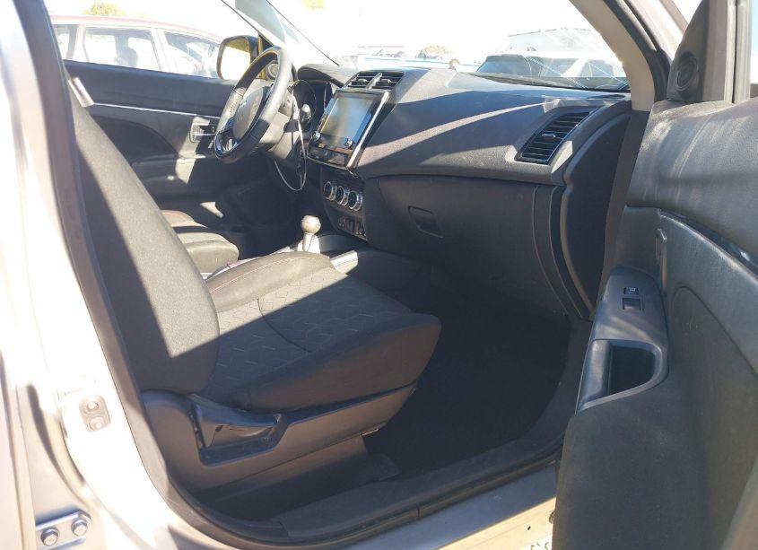 Photo 5 of 2021 Mitsubishi Outlander SPORT 2.0 BE 2WD/2.0 ES 2WD/2.0 LE 2WD/2.0 S 2WD (VIN JA4APUAU2MU030599)