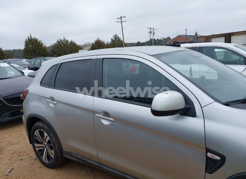 Photo 13 of 2022 Mitsubishi Outlander SPORT 2.0 BE 2WD/2.0 ES 2WD/2.0 LE 2WD/2.0 S 2WD (VIN JA4APUAU4NU002921)