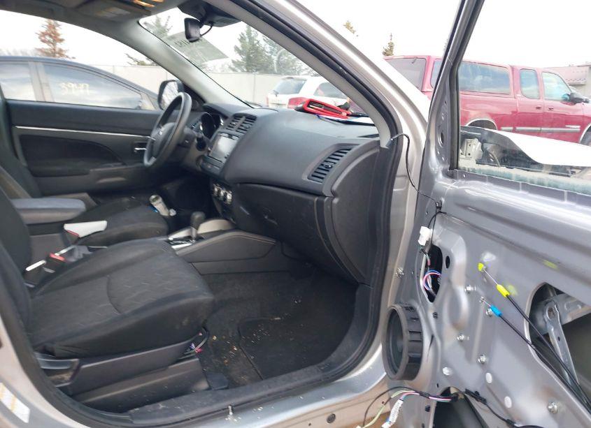 Photo 5 of 2021 Mitsubishi Outlander SPORT 2.0 BE 2WD/2.0 ES 2WD/2.0 LE 2WD/2.0 S 2WD (VIN JA4APUAU5MU009374)