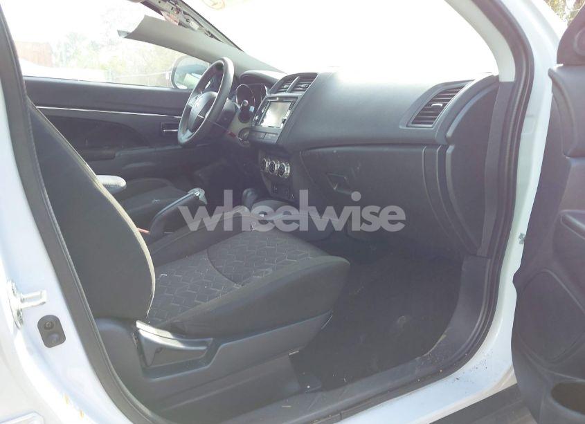 Photo 5 of 2022 Mitsubishi Outlander SPORT 2.0 BE 2WD/2.0 ES 2WD/2.0 LE 2WD/2.0 S 2WD (VIN JA4APUAU7NU015887)