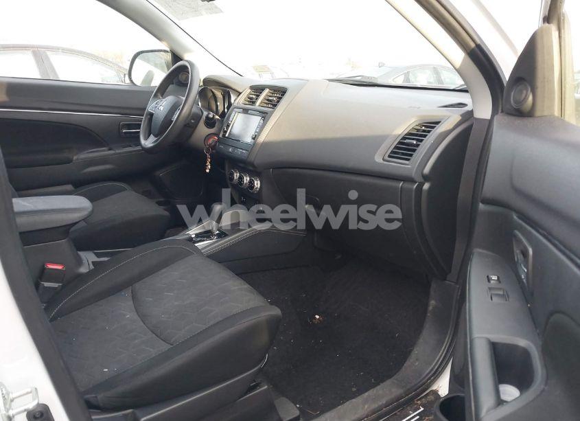 Photo 5 of 2021 Mitsubishi Outlander SPORT 2.0 BE 2WD/2.0 ES 2WD/2.0 LE 2WD/2.0 S 2WD (VIN JA4APUAU8MU033331)