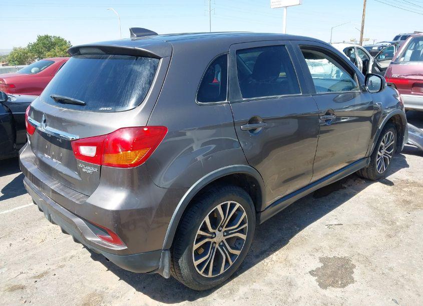 Photo 4 of 2018 Mitsubishi Outlander SPORT 2.0 ES (VIN JA4AR3AU0JU018130)