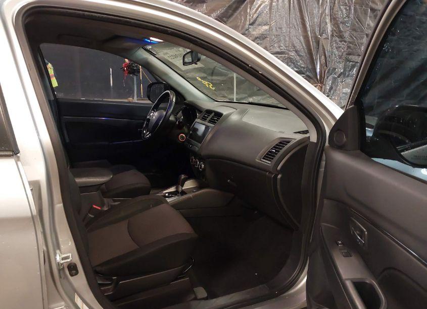 Photo 5 of 2019 Mitsubishi Outlander SPORT 2.0 LE (VIN JA4AR3AU0KU014550)