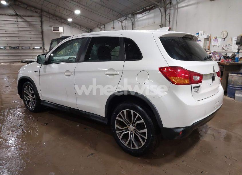 Photo 3 of 2017 Mitsubishi Outlander SPORT 2.0 ES (VIN JA4AR3AU1HZ006680)