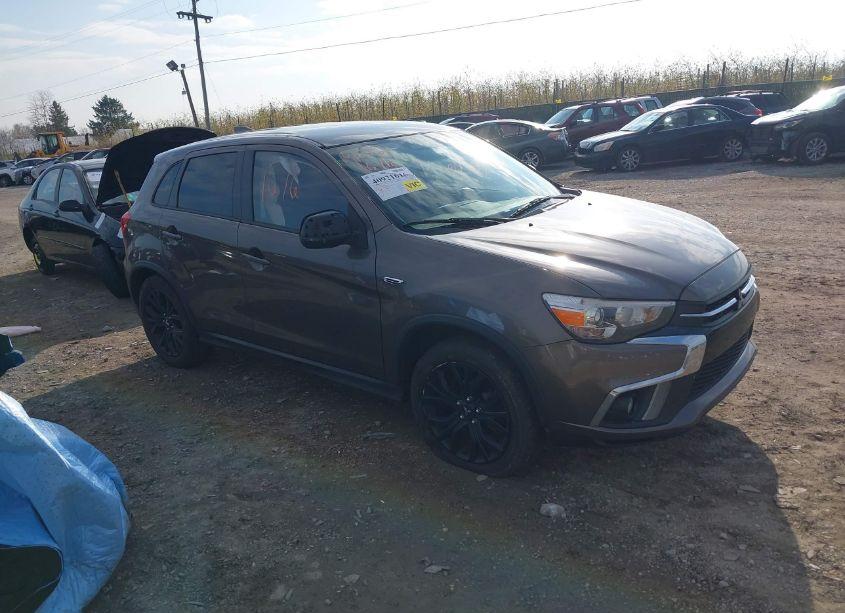 2018 Mitsubishi Outlander SPORT 2.0 LE (VIN JA4AR3AU1JU009680) main photo