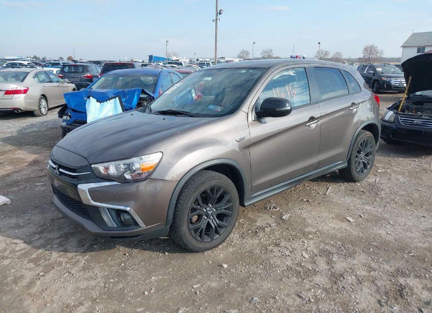 Photo 2 of 2018 Mitsubishi Outlander SPORT 2.0 LE (VIN JA4AR3AU1JU009680)