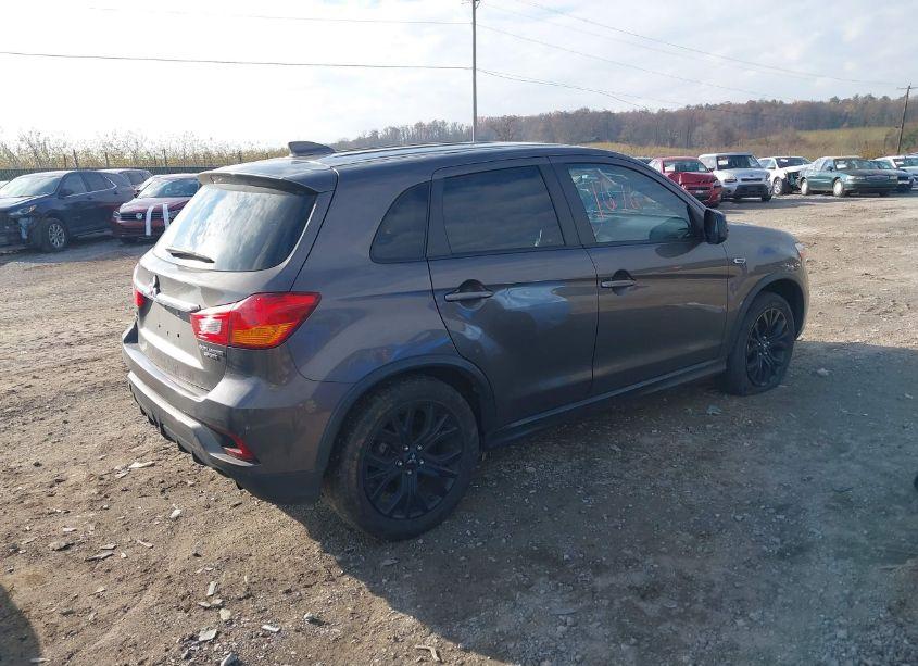Photo 4 of 2018 Mitsubishi Outlander SPORT 2.0 LE (VIN JA4AR3AU1JU009680)