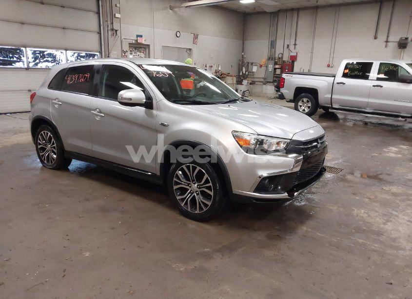 2018 Mitsubishi Outlander SPORT 2.0 ES/2.0 LE (VIN JA4AR3AU1JU020890) main photo