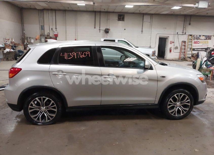 Photo 14 of 2018 Mitsubishi Outlander SPORT 2.0 ES/2.0 LE (VIN JA4AR3AU1JU020890)