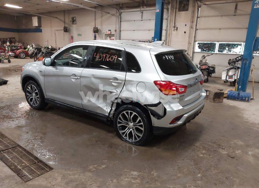 Photo 3 of 2018 Mitsubishi Outlander SPORT 2.0 ES/2.0 LE (VIN JA4AR3AU1JU020890)