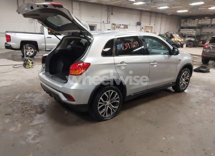 Photo 4 of 2018 Mitsubishi Outlander SPORT 2.0 ES/2.0 LE (VIN JA4AR3AU1JU020890)