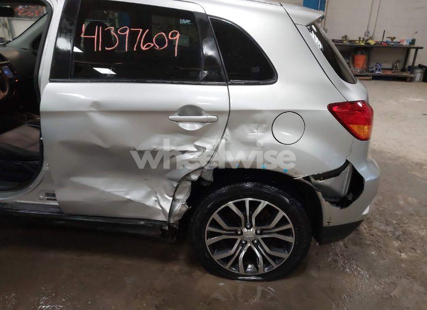 Photo 6 of 2018 Mitsubishi Outlander SPORT 2.0 ES/2.0 LE (VIN JA4AR3AU1JU020890)