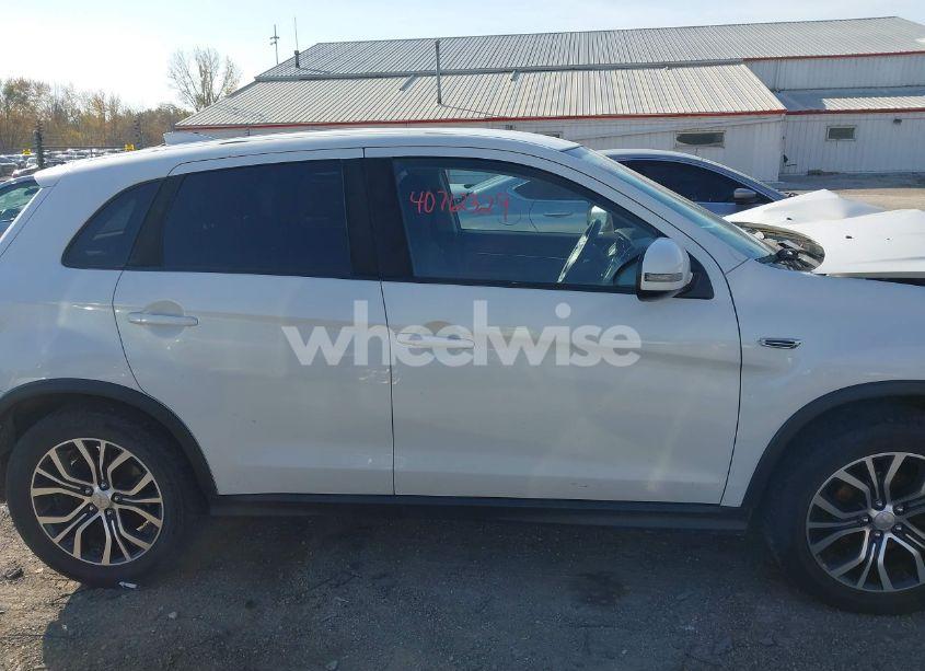 Photo 13 of 2018 Mitsubishi Outlander SPORT 2.0 ES (VIN JA4AR3AU1JZ018060)