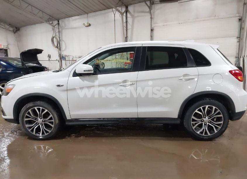 Photo 14 of 2019 Mitsubishi Outlander SPORT 2.0 ES/2.0 LE/2.0 SE/2.0 SP (VIN JA4AR3AU1KU002794)