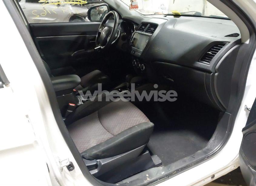 Photo 5 of 2019 Mitsubishi Outlander SPORT 2.0 ES/2.0 LE/2.0 SE/2.0 SP (VIN JA4AR3AU1KU002794)