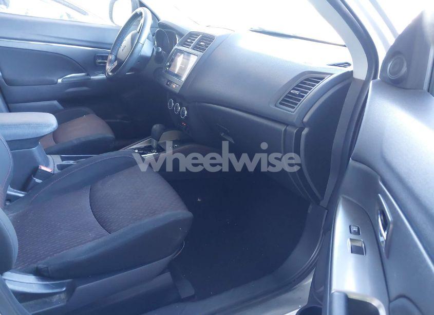 Photo 5 of 2019 Mitsubishi Outlander SPORT 2.0 SE (VIN JA4AR3AU1KU012693)