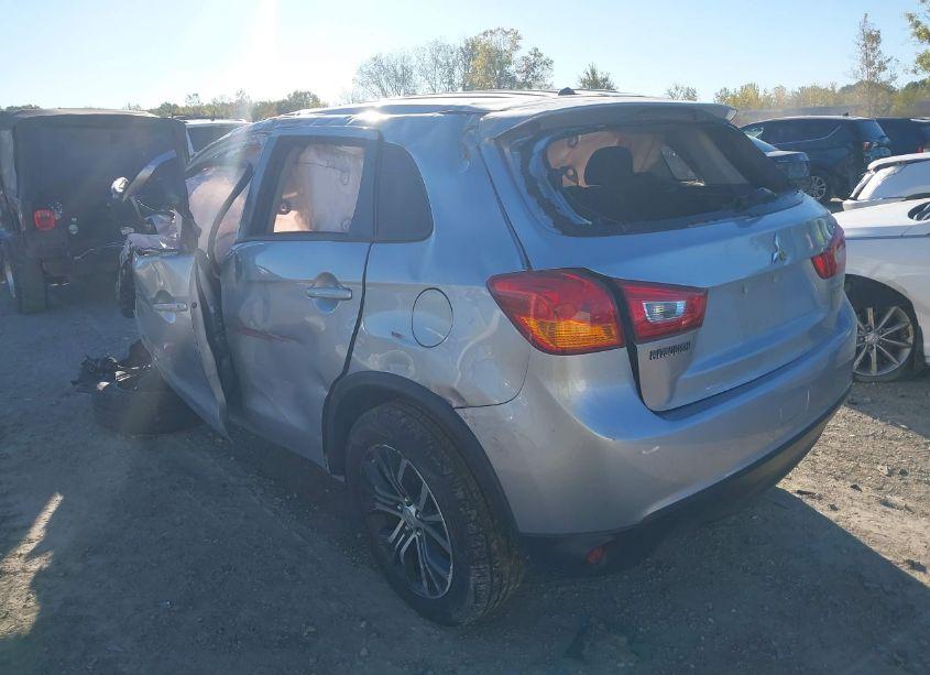 Photo 3 of 2016 Mitsubishi Outlander SPORT 2.0 ES (VIN JA4AR3AU2GZ053327)