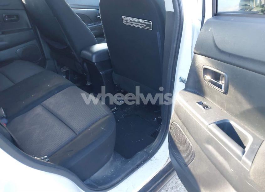Photo 8 of 2017 Mitsubishi Outlander SPORT 2.0 LE (VIN JA4AR3AU2HZ040420)