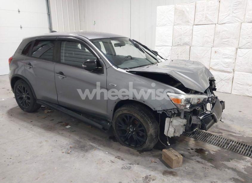 2018 Mitsubishi Outlander SPORT 2.0 LE (VIN JA4AR3AU2JU014905) main photo
