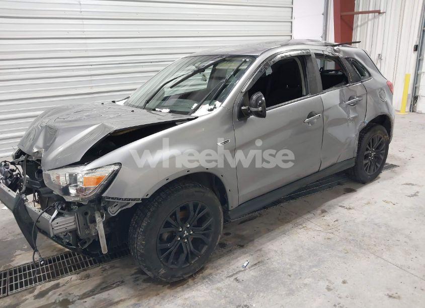 Photo 2 of 2018 Mitsubishi Outlander SPORT 2.0 LE (VIN JA4AR3AU2JU014905)
