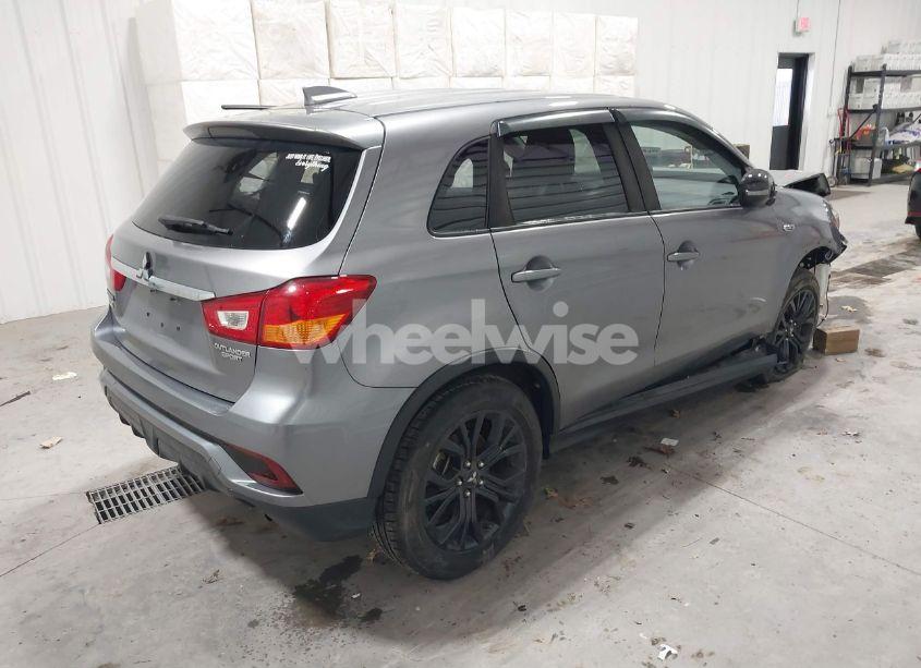 Photo 4 of 2018 Mitsubishi Outlander SPORT 2.0 LE (VIN JA4AR3AU2JU014905)