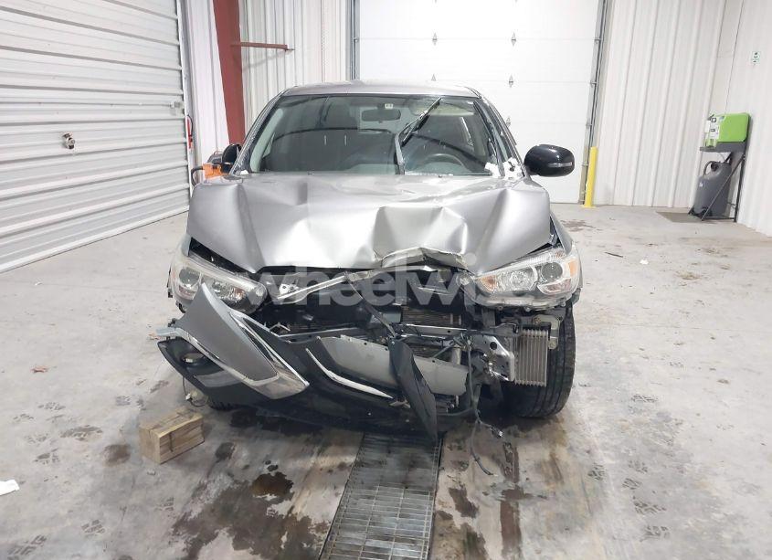 Photo 6 of 2018 Mitsubishi Outlander SPORT 2.0 LE (VIN JA4AR3AU2JU014905)