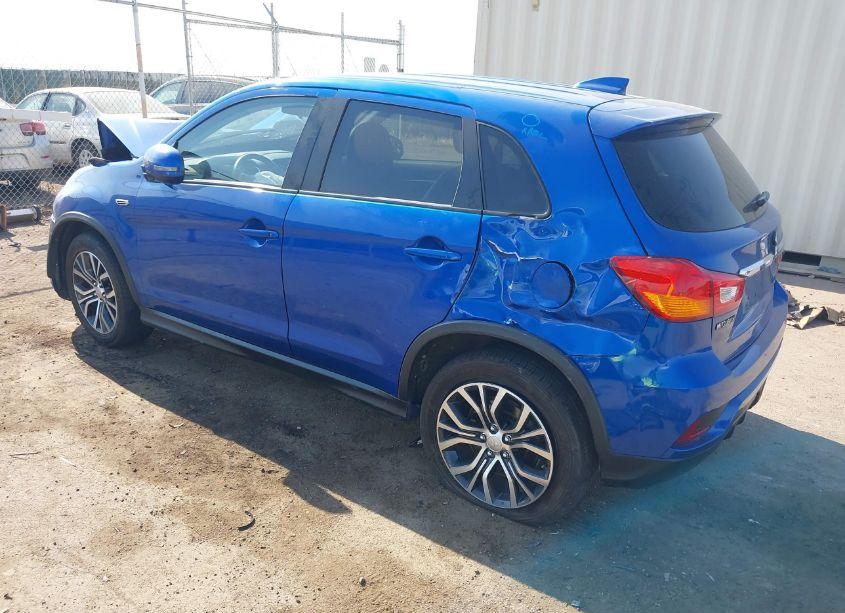 Photo 3 of 2018 Mitsubishi Outlander SPORT 2.0 ES/2.0 LE (VIN JA4AR3AU2JU018307)