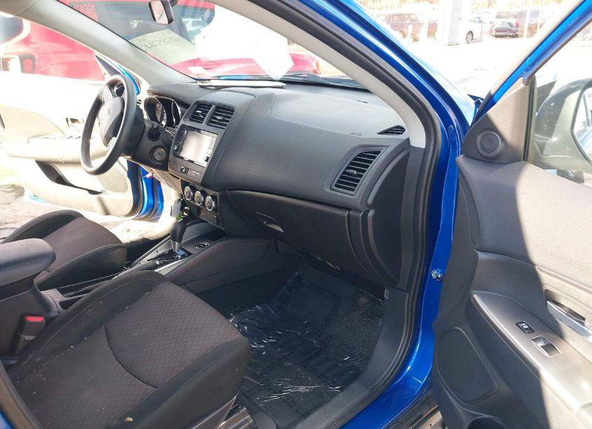 Photo 5 of 2018 Mitsubishi Outlander SPORT 2.0 ES (VIN JA4AR3AU2JZ012218)