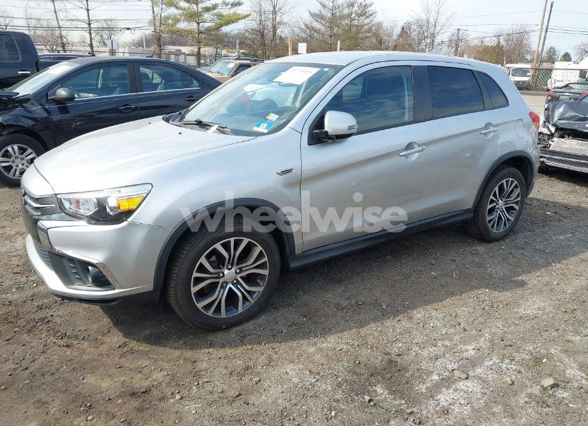 Photo 2 of 2018 Mitsubishi Outlander SPORT 2.0 ES (VIN JA4AR3AU2JZ017872)
