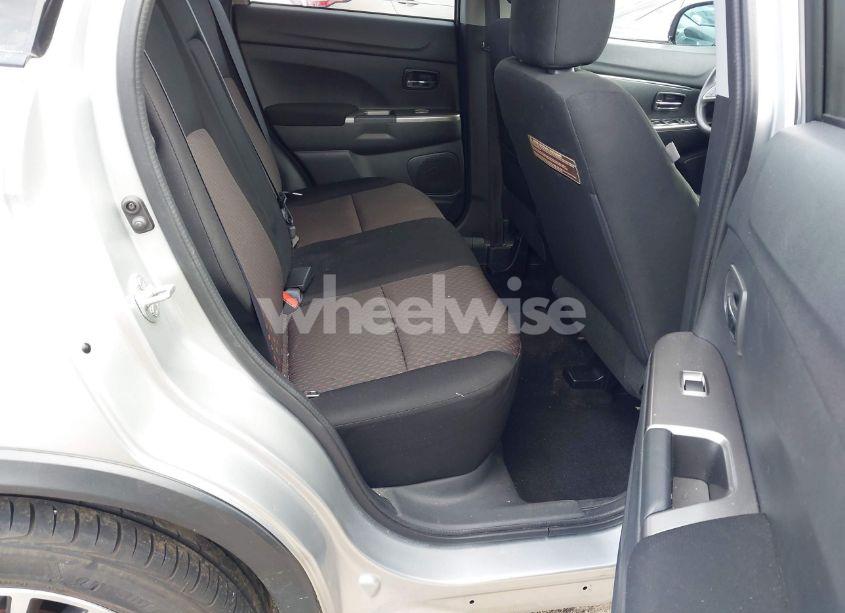 Photo 8 of 2018 Mitsubishi Outlander SPORT 2.0 ES (VIN JA4AR3AU2JZ017872)