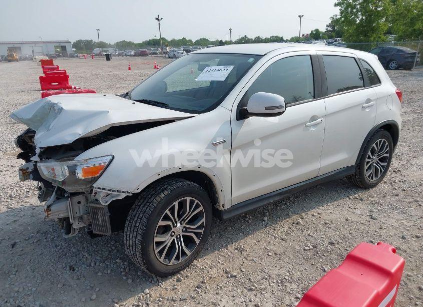 Photo 2 of 2018 Mitsubishi Outlander SPORT 2.0 ES (VIN JA4AR3AU3JU016906)