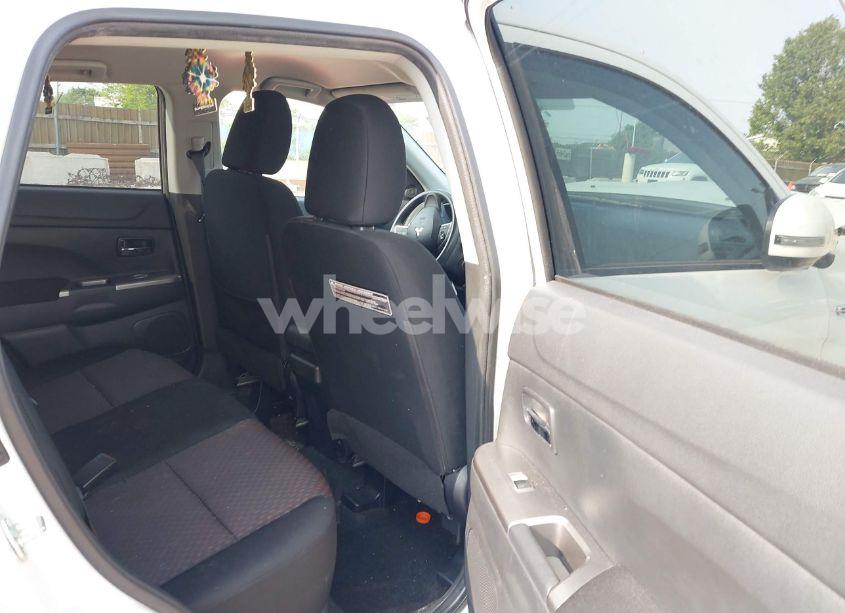 Photo 8 of 2018 Mitsubishi Outlander SPORT 2.0 ES (VIN JA4AR3AU3JU016906)