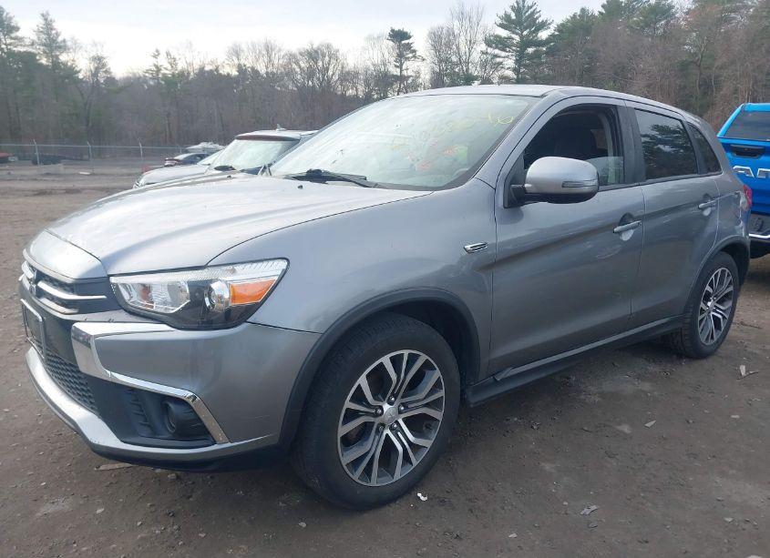 Photo 2 of 2018 Mitsubishi Outlander SPORT 2.0 ES/2.0 LE (VIN JA4AR3AU3JU022141)