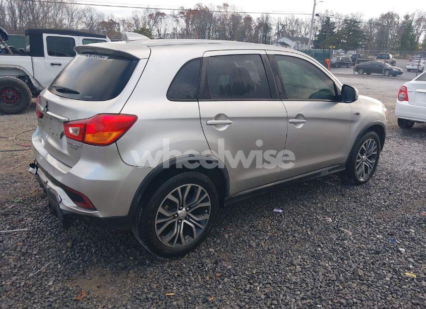 Photo 4 of 2018 Mitsubishi Outlander SPORT 2.0 ES (VIN JA4AR3AU3JZ009201)