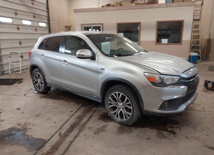 2018 Mitsubishi Outlander SPORT 2.0 ES (VIN JA4AR3AU3JZ016200) main photo
