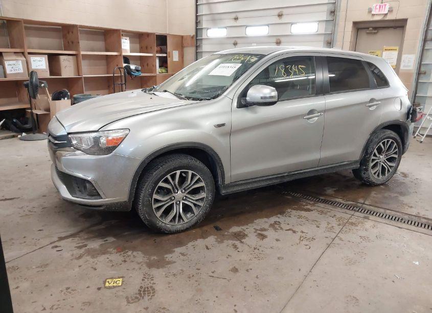 Photo 2 of 2018 Mitsubishi Outlander SPORT 2.0 ES (VIN JA4AR3AU3JZ016200)