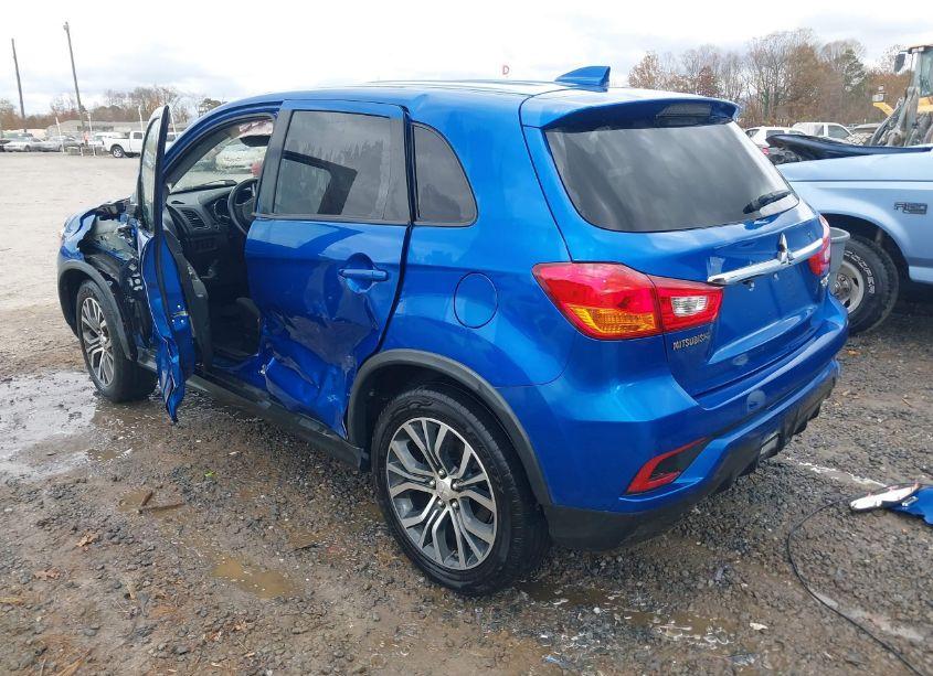 Photo 3 of 2018 Mitsubishi Outlander SPORT 2.0 ES (VIN JA4AR3AU3JZ016262)