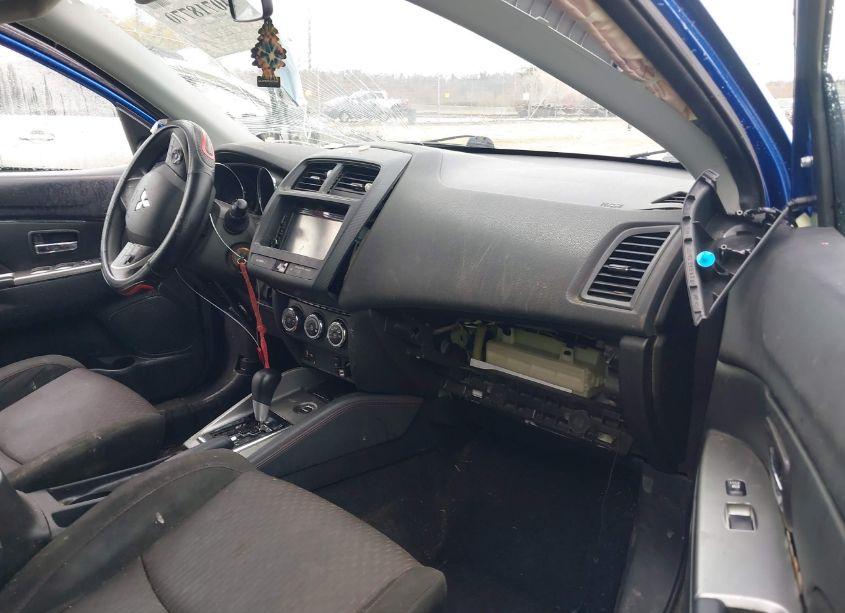 Photo 5 of 2018 Mitsubishi Outlander SPORT 2.0 ES (VIN JA4AR3AU3JZ016262)