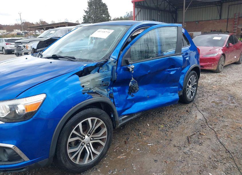 Photo 6 of 2018 Mitsubishi Outlander SPORT 2.0 ES (VIN JA4AR3AU3JZ016262)