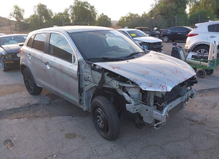 2018 Mitsubishi Outlander SPORT 2.0 LE (VIN JA4AR3AU3JZ030890) main photo