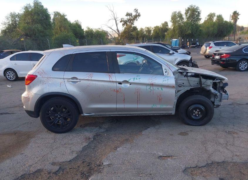 Photo 14 of 2018 Mitsubishi Outlander SPORT 2.0 LE (VIN JA4AR3AU3JZ030890)
